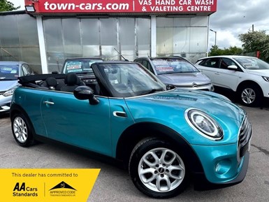 MINI Cooper R CLASSIC - ONLY 15010 MILES, 1 FORMER OWNER, ELECTRIC CONVERTIBLE ROOF, SAT NAV, PARKING SENSORS, Convertible 2019, 15010 miles, £13999
