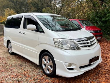 Toyota Alphard MPV LUXURY LEATHER CAPTAIN CHAIRS