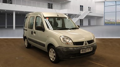 Renault Kangoo Furgón Profesional dCi 75 Euro 6, 2016, Valencia, Espanha -  carrinhas de caixa fechada - Mascus Angola