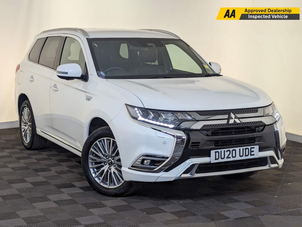 Mitsubishi Outlander 2.4h TwinMotor 13.8kWh Exceed Safety CVT 4WD Euro 6 (s/s) 5dr 3650 CAM HEATED SEATS SATNAV SUV