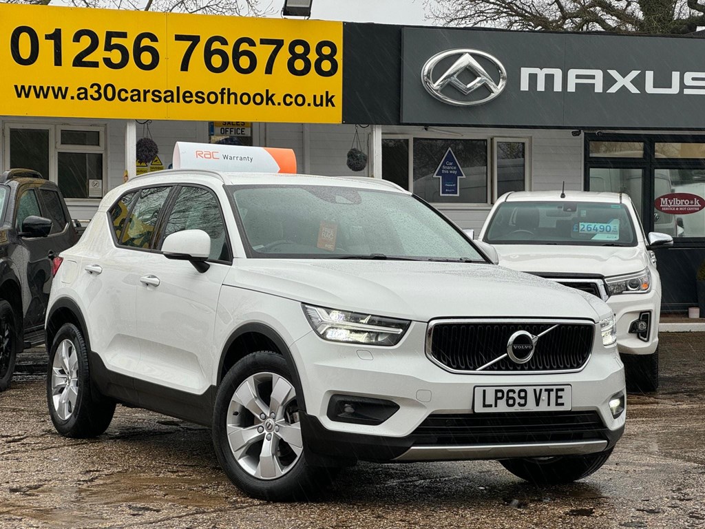 Volvo XC40 2.0 D3 Momentum Pro Euro 6 (s/s) 5dr Heated Seats & Navigation SUV