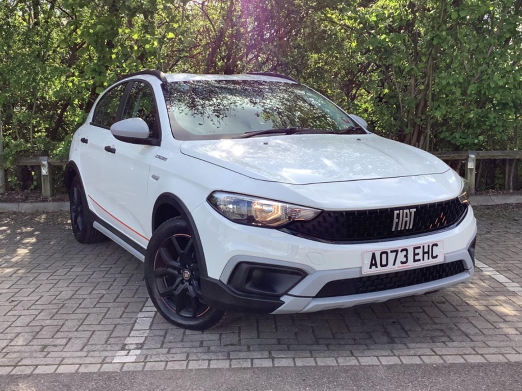 Fiat Tipo 1.5 Hybrid 48V Cross Garmin 5dr DDCT BRAND NEW WITH DELIVERY MILES! Hatchback
