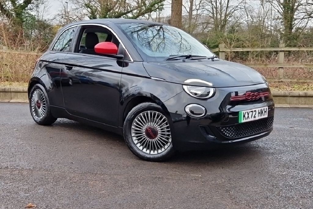 Fiat 500 87kW Red 42kWh 3dr Auto Ex Demo Apple Car Play Hatchback