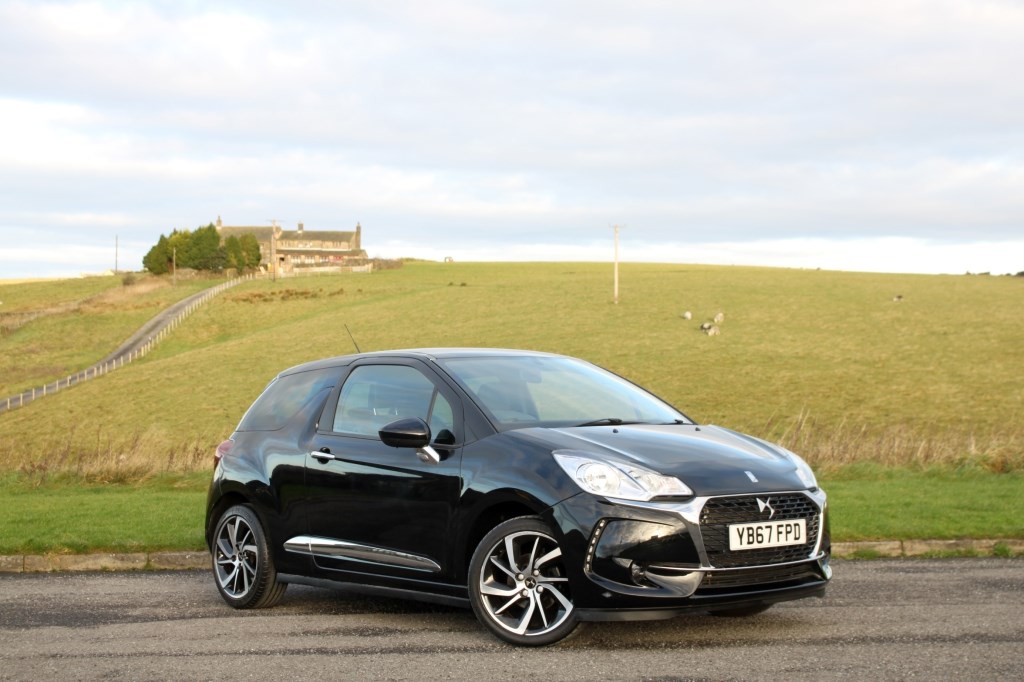 DS DS 3 1.2 PURETECH CONNECTED CHIC S/S 3DR Manual Hatchback