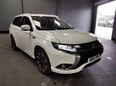 Mitsubishi Outlander 2.0h 12kWh 4h SUV 5dr Petrol Plug-in Hybrid CVT 4WD Euro 6 (s/s) (200 ps) Other 2018, 39916 miles, £14999