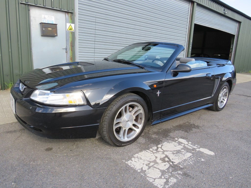 Ford Mustang g CONVERTIBLE